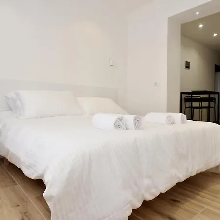 Premium Apartment *